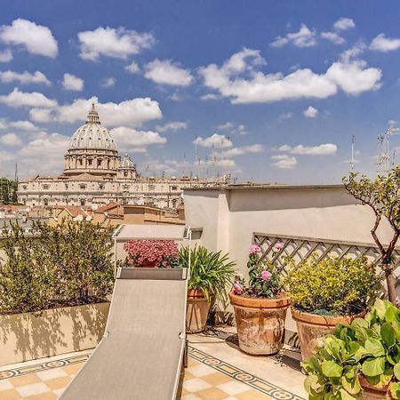 Attic With Terrace Overlooking St Peters Basilica 罗马 外观 照片