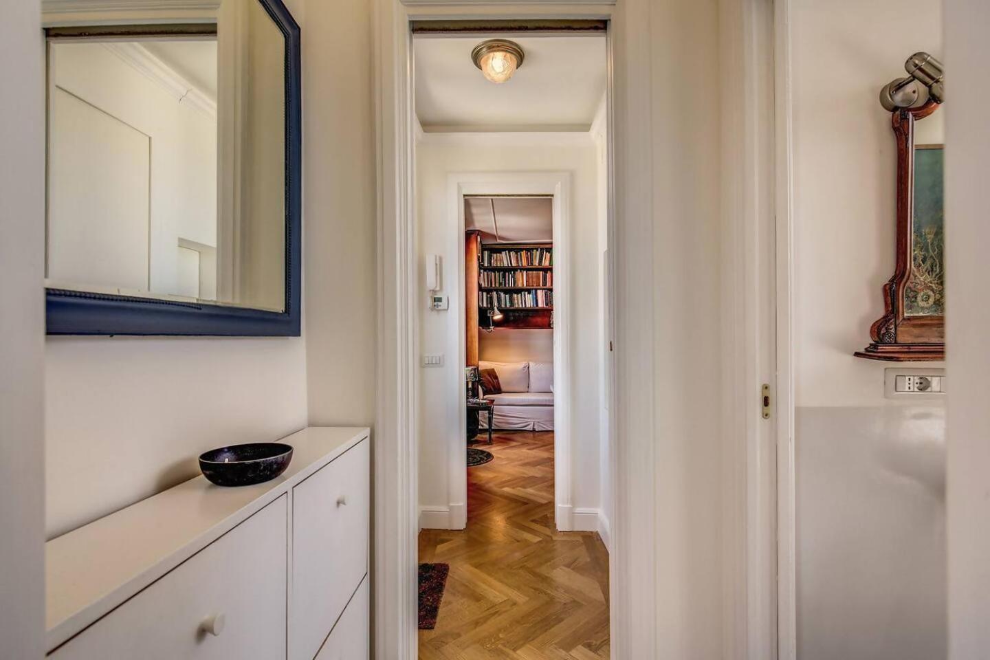 Attic With Terrace Overlooking St Peters Basilica 罗马 外观 照片