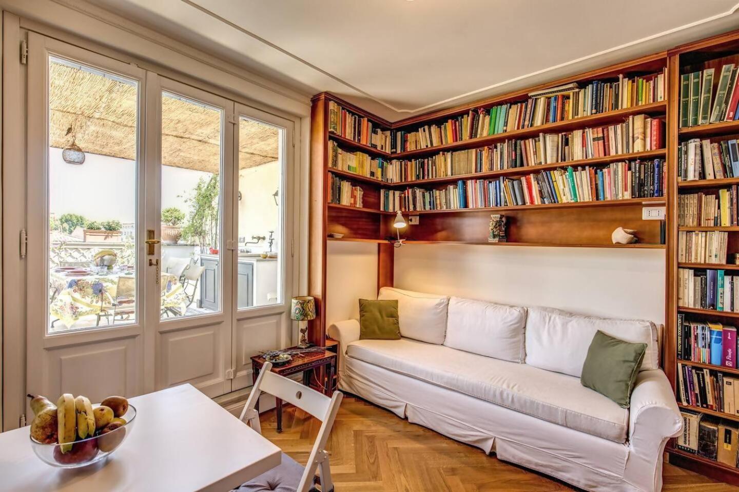 Attic With Terrace Overlooking St Peters Basilica 罗马 外观 照片