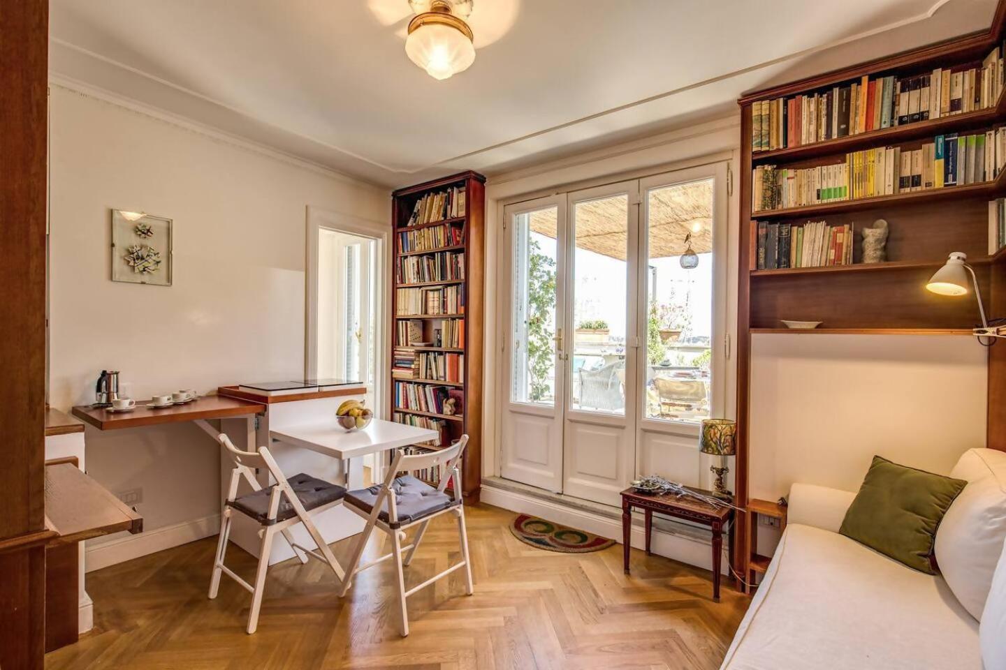 Attic With Terrace Overlooking St Peters Basilica 罗马 外观 照片