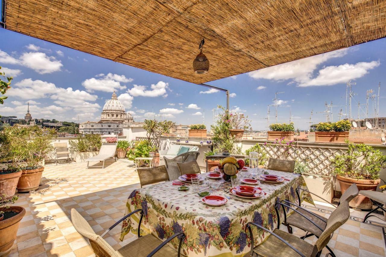 Attic With Terrace Overlooking St Peters Basilica 罗马 外观 照片